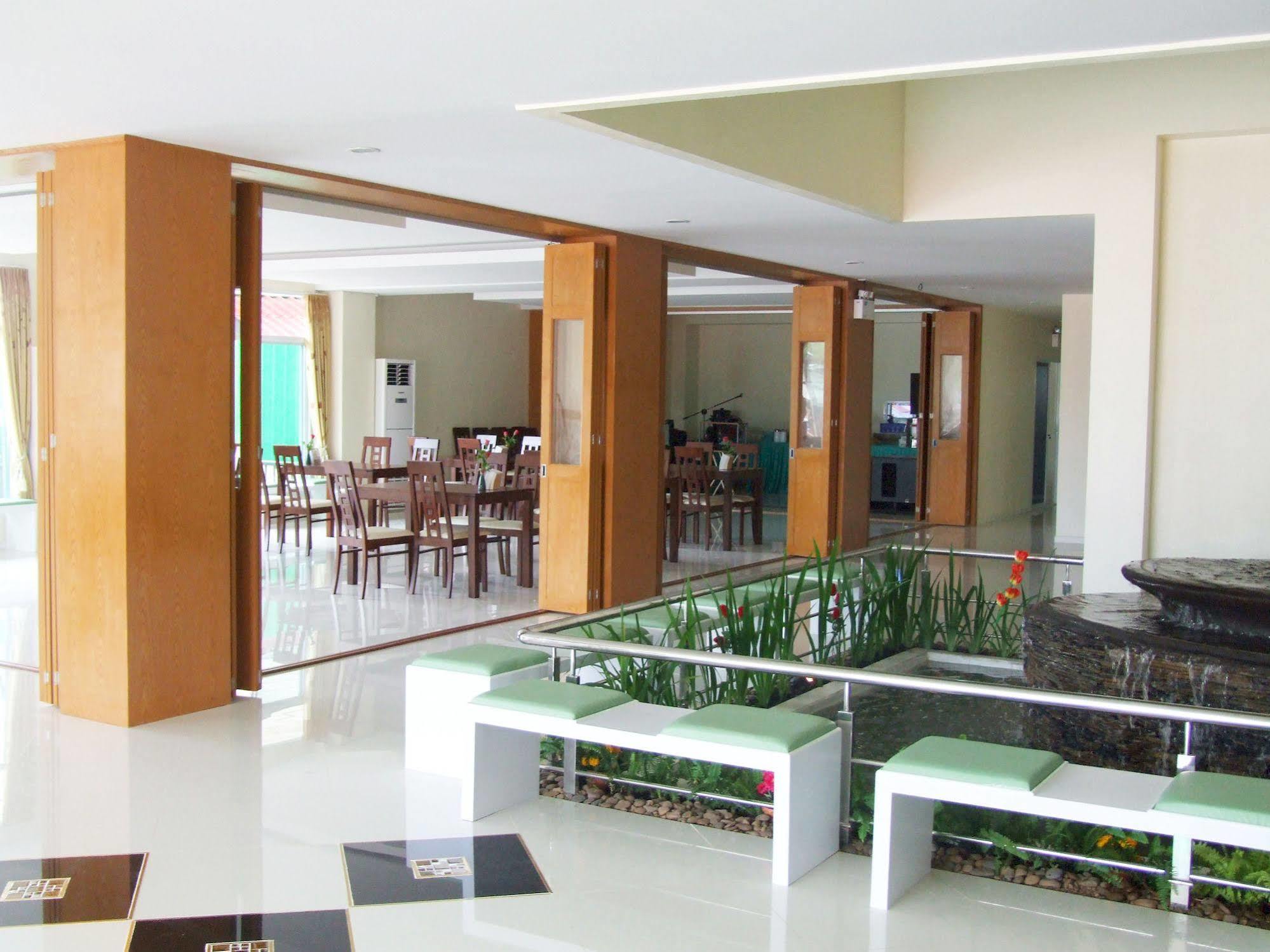 Hotel Ruan Rim Nam Roi Et Zewnętrze zdjęcie